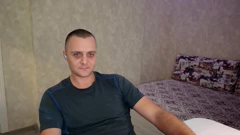 Snapshot of john_3019 chatting on 11/25/25, 07:47 John online show from 11/25/25, 07:47