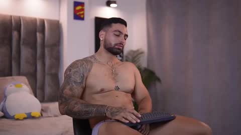 john online show from 03/11/25, 11:37