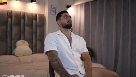 john online show from 10/31/25, 12:33