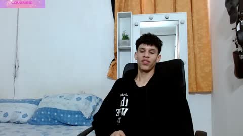 john_ssnow29 online show from 12/02/24, 07:16