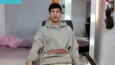 john_ssnow29 online show from 12/31/24, 07:51