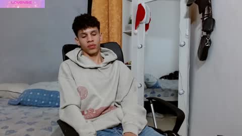 john_ssnow29 online show from 01/29/25, 09:39