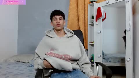 john_ssnow29 online show from 02/24/25, 09:20