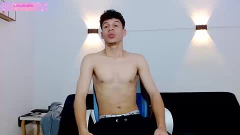 john_ssnow29 online show from 09/19/25, 01:12