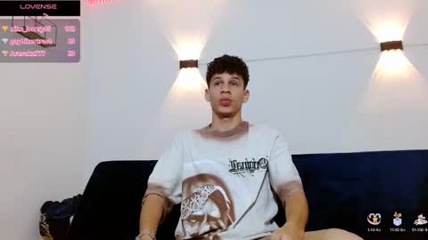 john_ssnow29 online show from 09/28/25, 10:26