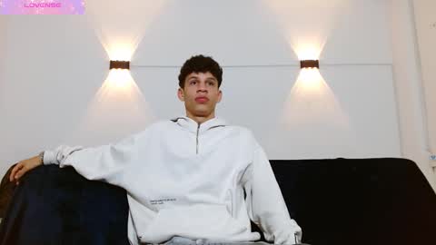 john_ssnow29 online show from 10/07/25, 02:53