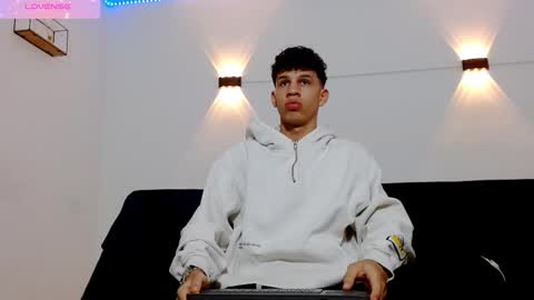 john_ssnow29 online show from 10/14/25, 11:11