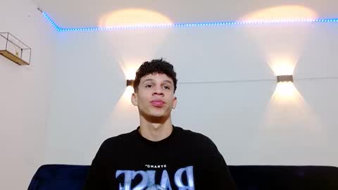 john_ssnow29 online show from 10/18/25, 11:11