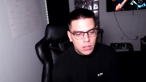 Snapshot of johnafterdark chatting on 03/20/26, 01:32 JAXX online show from 03/20/26, 01:32