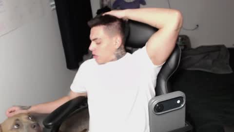 Snapshot of johnafterdark chatting on 04/01/26, 01:50 JAXX online show from 04/01/26, 01:50