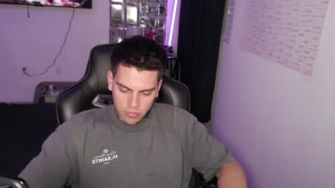 Snapshot of johnafterdark chatting on 05/05/26, 03:58 JAXX online show from 05/05/26, 03:58