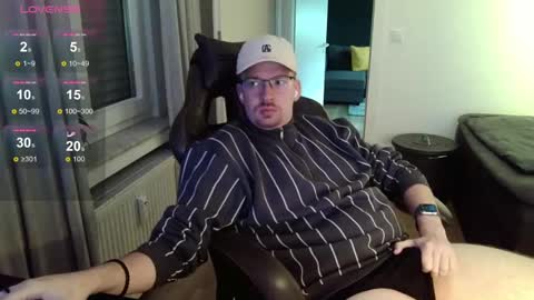 Snapshot of johndor22 chatting on 12/01/24, 07:25 Jones online show from 12/01/24, 07:25