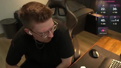 Snapshot of johndor22 chatting on 09/23/25, 04:10 Jones online show from 09/23/25, 04:10