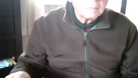 Snapshot of johnjohn6226623 chatting on 12/20/25, 01:51 johnjohn6226 online show from 12/20/25, 01:51