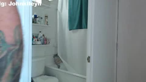 Snapshot of johnklleyn chatting on 04/02/26, 04:26 john online show from 04/02/26, 04:26