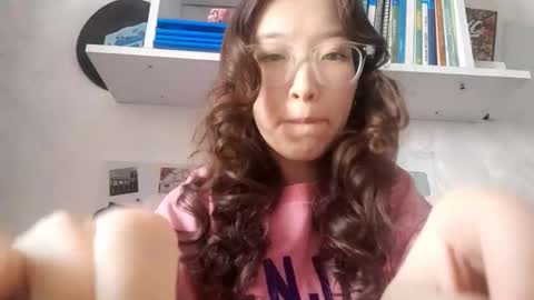 Snapshot of johnmerli chatting on 11/23/25, 05:29 Molly online show from 11/23/25, 05:29