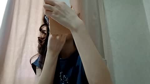 Snapshot of johnmerli chatting on 12/18/25, 05:35 Molly online show from 12/18/25, 05:35