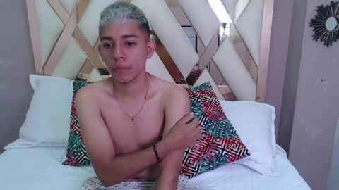 Snapshot of johnn_miller_ chatting on 12/17/25, 07:20 JOHNN MILLER online show from 12/17/25, 07:20