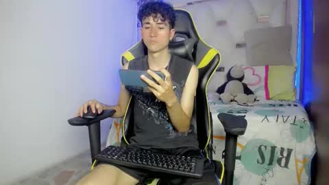 johnny_cagee online show from 11/24/25, 05:40