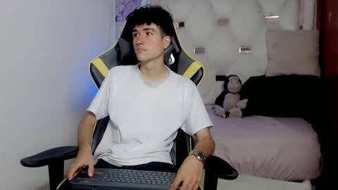 Snapshot of johnny_cagee chatting on 01/15/26, 04:17 johnny_cagee online show from 01/15/26, 04:17