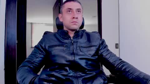 Snapshot of johnny_seens1 chatting on 06/08/26, 12:27 Johnny online show from 06/08/26, 12:27