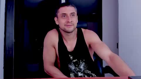 Snapshot of johnny_seens1 chatting on 06/13/26, 01:58 Johnny online show from 06/13/26, 01:58