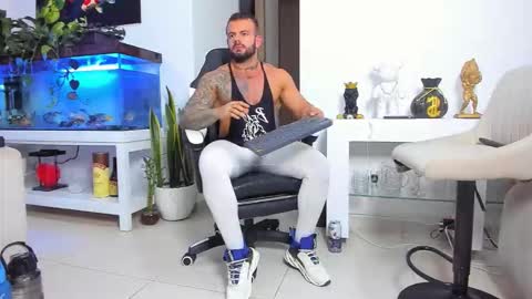 JOHNNY online show from 12/18/25, 01:11