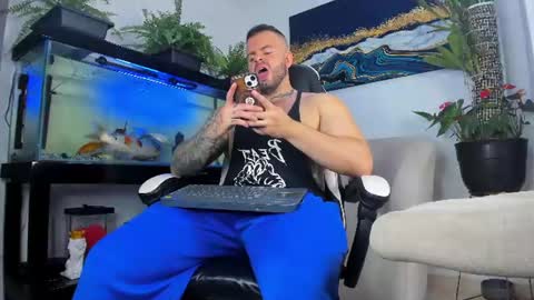 JOHNNY online show from 06/12/26, 01:59