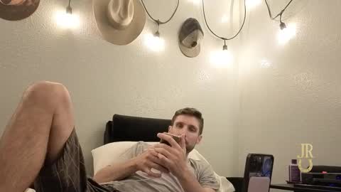 Give John Ryan A Thumbs Up online show from 11/07/25, 05:07