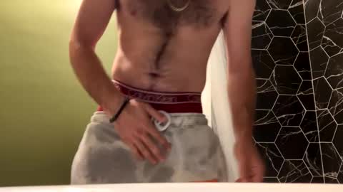 Snapshot of johnsmith2327 chatting on 02/17/25, 01:21 johnsmith2327 online show from 02/17/25, 01:21