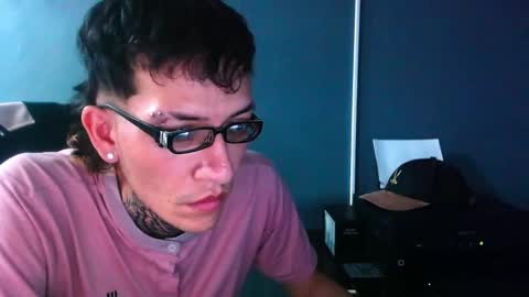 Snapshot of johnsonisaac94_ chatting on 12/01/24, 10:32 johnsonisaac94 online show from 12/01/24, 10:32