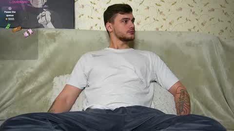 Snapshot of johnstoneisland chatting on 11/16/25, 09:48 John online show from 11/16/25, 09:48