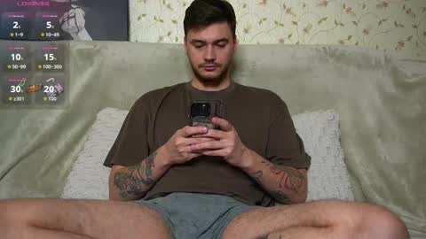 Snapshot of johnstoneisland chatting on 11/22/25, 07:35 John online show from 11/22/25, 07:35