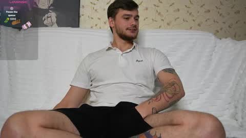 Snapshot of johnstoneisland chatting on 12/14/25, 08:09 John online show from 12/14/25, 08:09