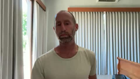 Snapshot of johnvincentshrader chatting on 04/19/26, 05:29 Amitabha8282 online show from 04/19/26, 05:29