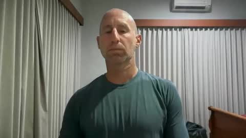 Snapshot of johnvincentshrader chatting on 04/28/26, 04:12 Amitabha8282 online show from 04/28/26, 04:12
