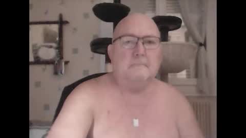 jojo60000529566 online show from 12/04/24, 08:12