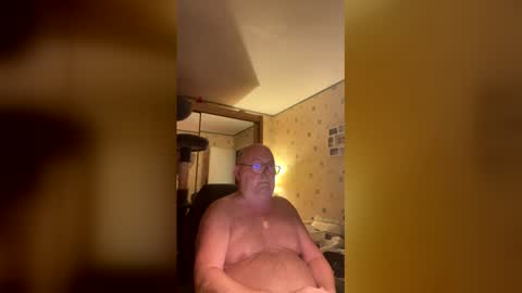 Snapshot of jojo60000529566 chatting on 12/18/25, 06:52 jojo60000529566 online show from 12/18/25, 06:52