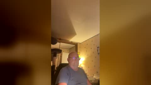 Snapshot of jojo60000529566 chatting on 12/19/25, 06:53 jojo60000529566 online show from 12/19/25, 06:53