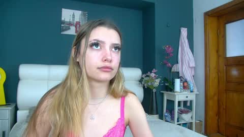 Snapshot of jolicious_ chatting on 04/23/26, 04:35 Lana online show from 04/23/26, 04:35