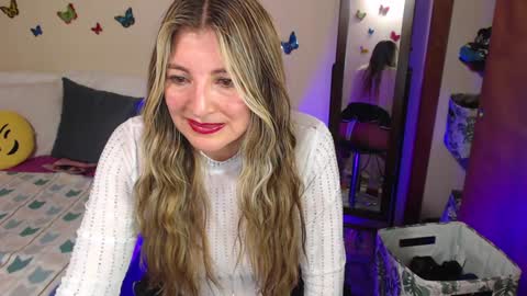 Snapshot of jolie_mature_ chatting on 12/05/24, 12:08 Jolie Mature online show from 12/05/24, 12:08