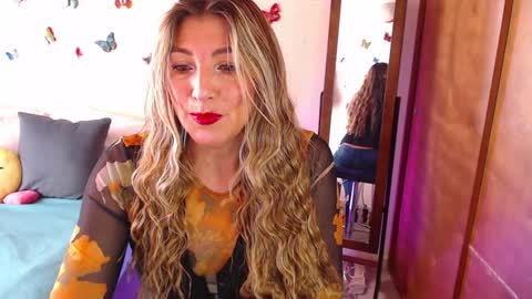 Snapshot of jolie_mature_ chatting on 01/02/25, 08:35 Jolie Mature online show from 01/02/25, 08:35