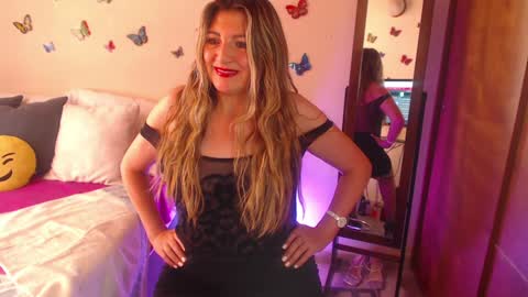 Snapshot of jolie_mature_ chatting on 01/20/25, 10:26 Jolie Mature online show from 01/20/25, 10:26