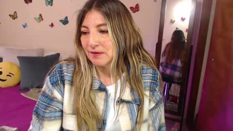 Snapshot of jolie_mature_ chatting on 03/08/25, 10:34 Jolie Mature online show from 03/08/25, 10:34