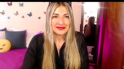 Snapshot of jolie_mature_ chatting on 11/07/25, 08:09 Jolie Mature online show from 11/07/25, 08:09