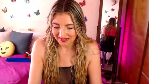 Snapshot of jolie_mature_ chatting on 11/15/25, 07:10 Jolie Mature online show from 11/15/25, 07:10