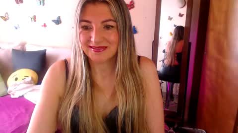 Snapshot of jolie_mature_ chatting on 11/23/25, 04:51 Jolie Mature online show from 11/23/25, 04:51