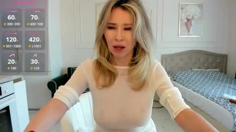 Jolie Ozolla online show from 09/11/25, 10:15