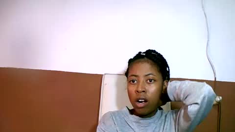 Snapshot of joliekah27 chatting on 02/16/25, 05:04 joliekah27 online show from 02/16/25, 05:04