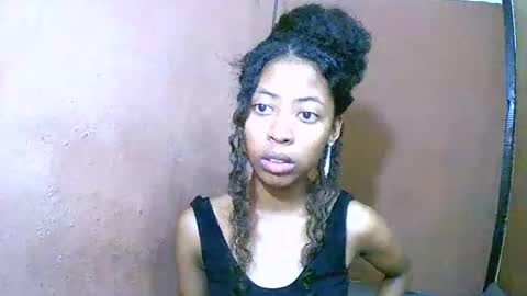 Snapshot of joliekah27 chatting on 03/03/25, 12:04 joliekah27 online show from 03/03/25, 12:04